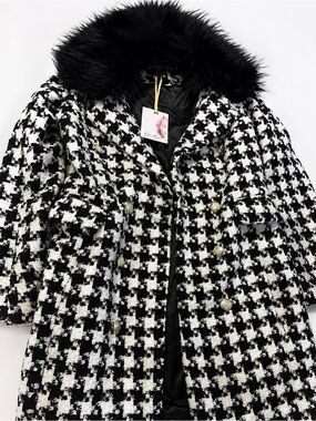Black & White Houndstooth Coat with Faux Fur Collar
